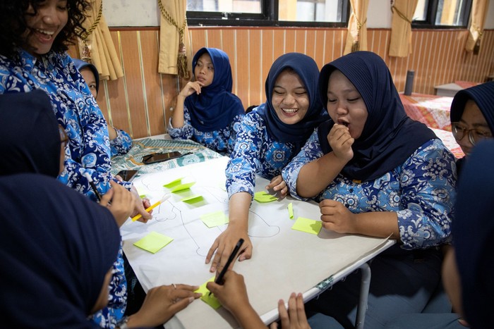 Program Health Heroes Goes to School di 14 Sekolah Menengah Atas di Tangerang