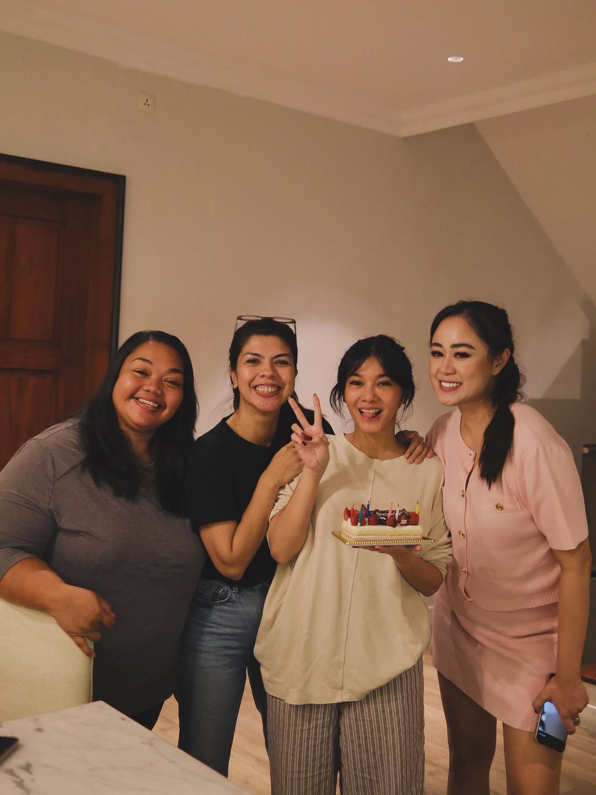 ulang tahun Naysila Mirdad