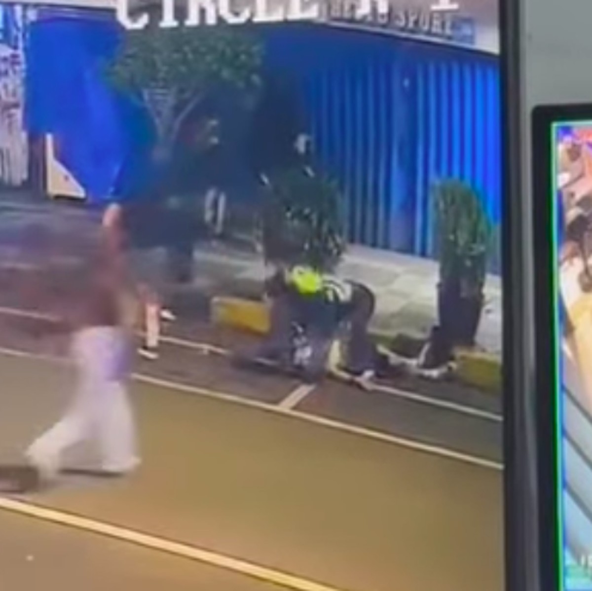 WN Brunei berinisial MHF &lpar;30&rpar; meninggal akibat dianiaya hingga kepala dipukul botol di Blok M&comma; Jaksel&period; Korban sempat dirawat di RS&period; &lpar;dok Istimewa&rpar;