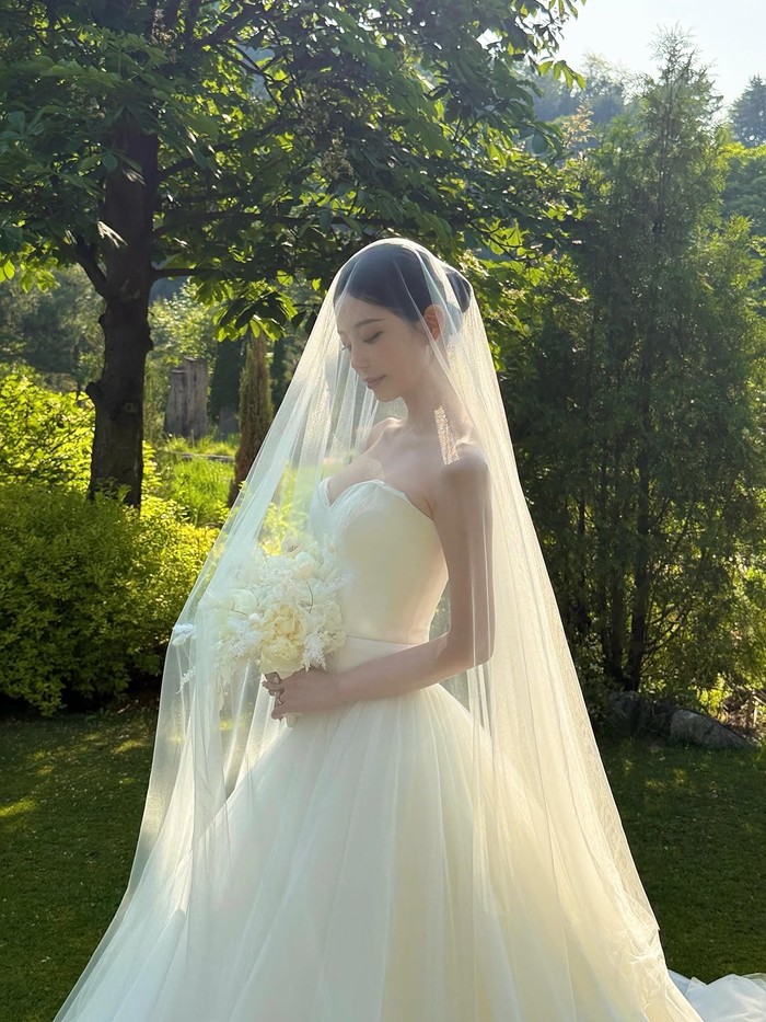 Yoon Ha Jeong sedang bersiap untuk menyambut hari paling bahagianya yang akan menandai halaman baru dalam hidup yakni pernikahan dengan sosok tercinta dari kalangan non-selebriti, Beauties./ Foto: instagram.com/hi_jjeong2