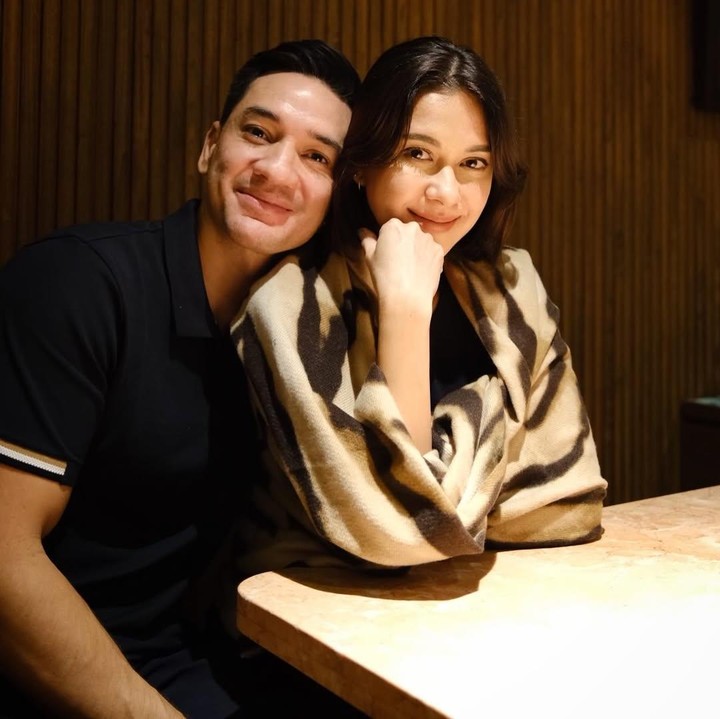 <p>Setiap pasangan artis selalu memiliki cara tersendiri untuk merayakan hari jadi mereka. Begitu juga dengan Nana Mirdad dan Andrew White yang kini tengah liburan ke luar negeri. (Foto: Instagram @andrew.white._)</p>