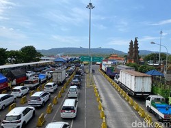Long Weekend Idul Adha, Antrean Kendaraan di Gilimanuk Tembus 2,7 Km