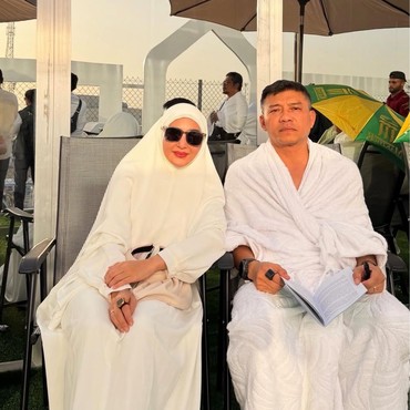 Ashanty Ungkap Momen Haru Saat Berhasil Cium Hajar Aswad