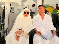 Ashanty Ungkap Momen Haru Saat Berhasil Cium Hajar Aswad
