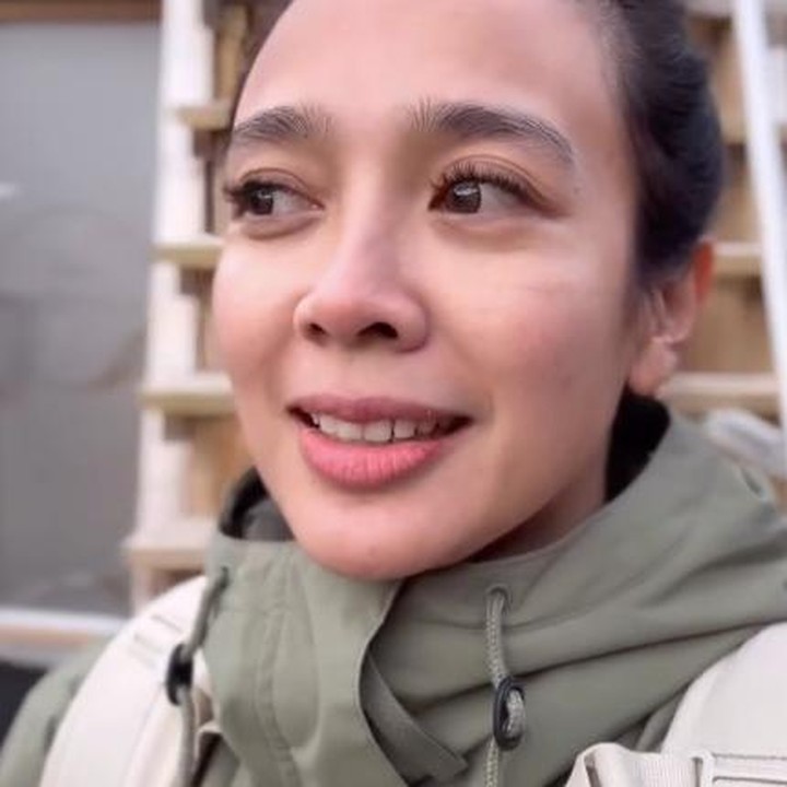 <p>Momen tersebut dibagikan langsung oleh Dhea melalui sebuah video yang diunggah di akun Instagram pribadinya. &ldquo;Selebrasi ulang tahun aku ke-40 sambil nyebur di laut Arktik Troms&oslash;,&rdquo; tulis Dhea, dikutp dari laman Instagram <em>@dea_ananda, </em>Rabu (27/5/2026).&nbsp;(Foto: Instagram @dea_ananda)</p>