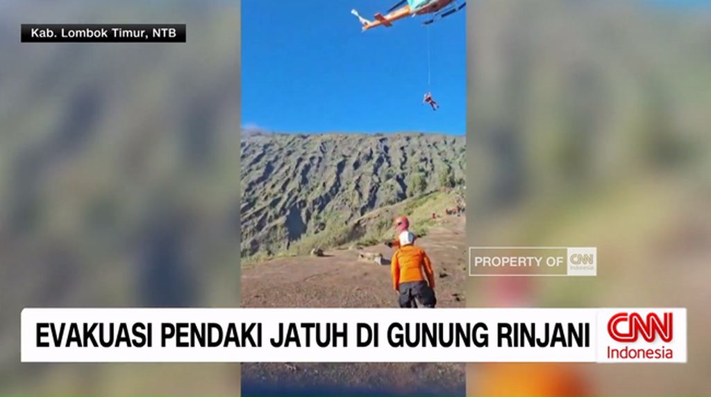 VIDEO: Evakuasi Pendaki Asal Malaysia Jatuh di Gunung Rinjani