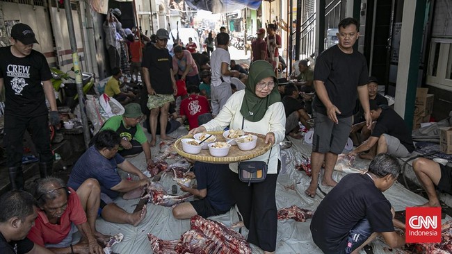 Iduladha 1447 H di Ancol dan Kemayoran, Jakarta, dipenuhi aktivitas penyembelihan hewan kurban pada Rabu, 27 Mei 2026. (CNN Indonesia/Adi ibrahim)