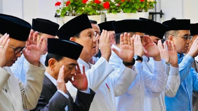 Presiden Republik Indonesia Prabowo Subianto melaksanakan salat sunah Iduladha 1447 Hijriah di Wisma Indonesia, Paris, Prancis, pada Rabu, 27 Mei 2026, bertepatan dengan 10 Zulhijah 1447 Hijriah. (Laily Rachev - Biro Pers, Media, dan Informasi Sekret