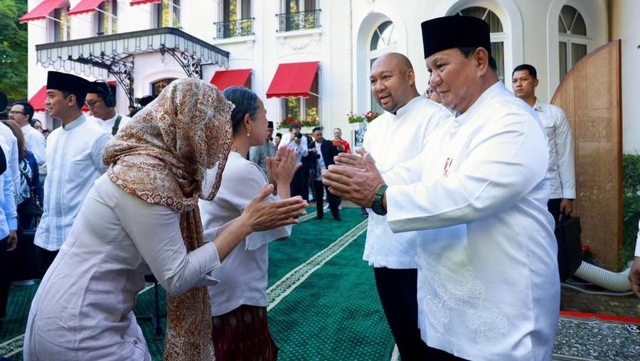 Presiden Prabowo Subianto salat Iduladha 1447 H di Wisma Kedutaan Besar Republik Indonesia (KBRI) Paris, Prancis Rabu (27/5/2026). (Dok. Tim Media Presiden)
