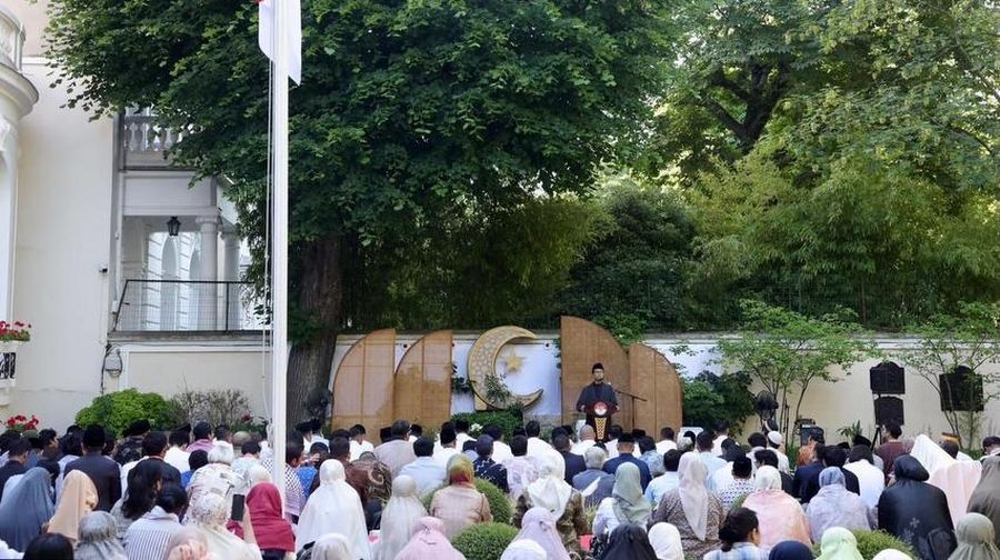 Presiden Prabowo Subianto salat Iduladha 1447 H di Wisma Kedutaan Besar Republik Indonesia (KBRI) Paris, Prancis Rabu (27/5/2026). (Dok. Tim Media Presiden)