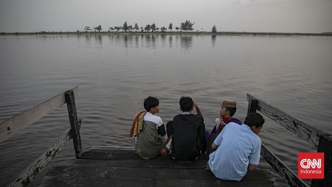 Pelaksanaan Salat Iduladha 1447 Hijriah di kawasan Pantai Lagoon Ancol, Jakarta, pada Rabu (27/5/2026), berlangsung khidmat dan penuh antusiasme. (CNN Indonesia/Adi ibrahim)