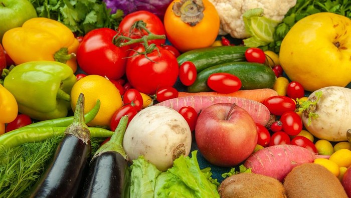 5 Buah dan Sayuran yang Bisa Dimakan Tanpa Dikupas, Lebih Kaya Nutrisi!