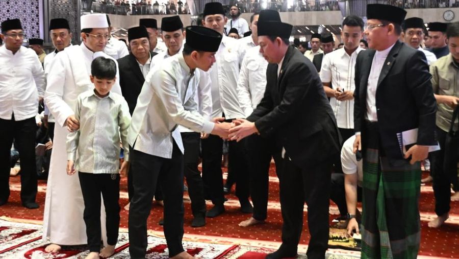 Wakil Presiden GIbran Rakbuming Raka penyelenggaraan Salat Iduladha 1447 H/2026 M di Masjid Istiqlal, Jakarta, Rabu (27/05/2026). (Dok. Setwapres)