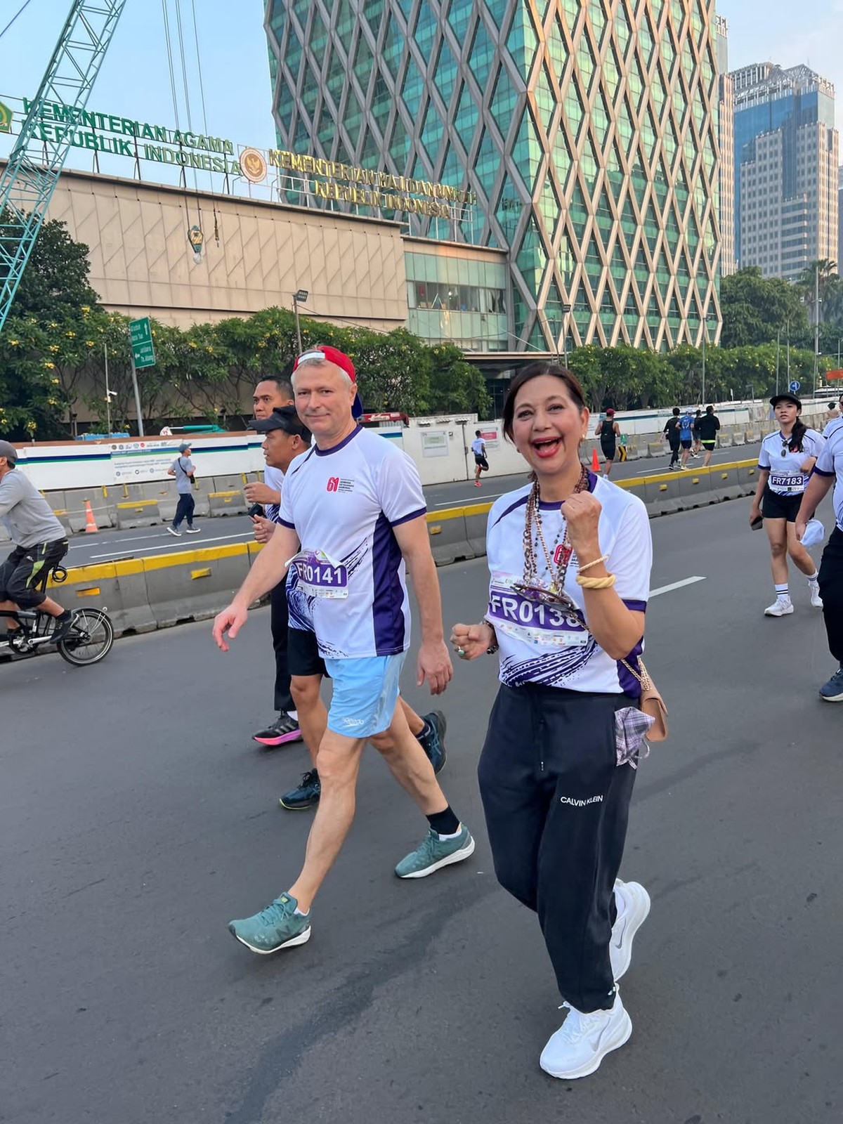 Ayu Azhari ikut fun run