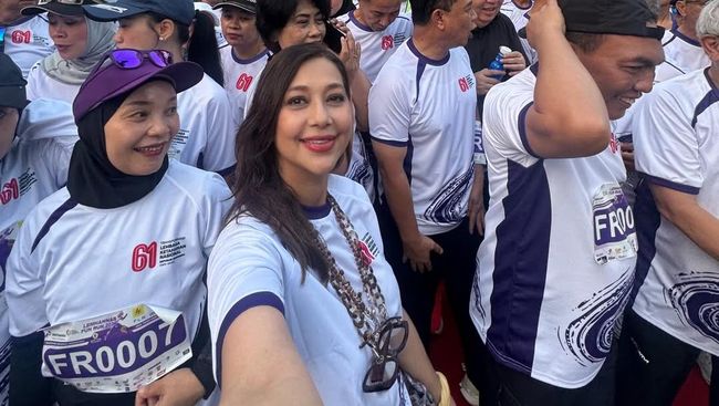 Genap Berusia 56 Tahun, Ayu Azhari Bangga Berhasil Jadi Finisher Lomba Lari