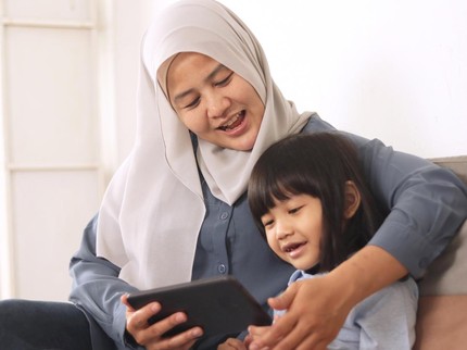 10 Doa untuk Bayi Perempuan yang Baru Lahir agar Sehat, Cerdas, Baik & Terhindari dari Zina