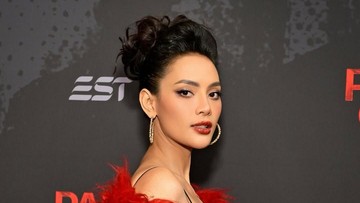Gosip Terkini Selebriti Insertlive : Erika Carlina Bisikin Denny Sumargo Soal Syarat untuk DJ Panda Bertemu Andrew