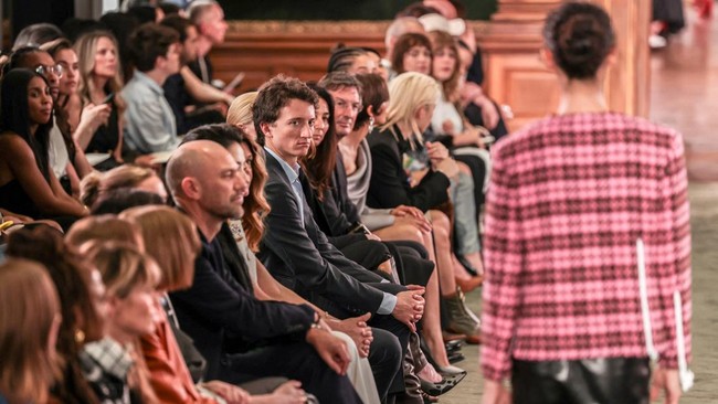Frederic Arnault attends the Louis Vuitton Cruise 2027 collection show in New York City, U.S., May 20, 2026. REUTERS/Jeenah Moon