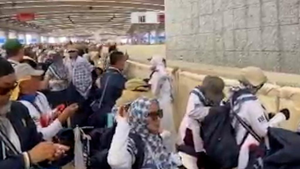 Perang Melawan Iblis di Jamarat
