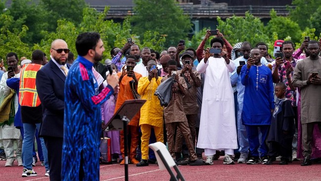 New York City Mayor Zohran Mamdani speaks after participating in Eid al-Adha prayers in the Bronx Borough of New York City, U.S., May 27, 2026. REUTERS/Adam Gray