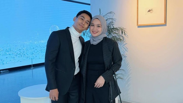 Ardit Erwandha dan Istri