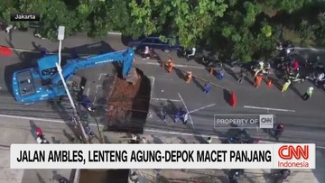 VIDEO: Jalan Amblas, Lenteng Agung-Depok Macet Panjang