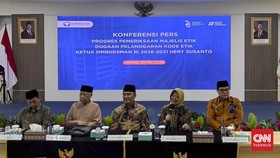 Majelis etik Ombudsman RI menyampaikan perkembangan penanganan dugaan pelanggaran kode etik Ketua Ombudsman nonaktif Hery Susanto yang tengah diproses hukum kasus dugaan korupsi tata kelola tambang nikel wilayah Sulawesi Tenggara periode 2013-2025, J