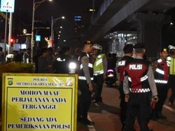 Patroli Skala Besar di Jaksel, Polisi Sita Ratusan Obat Keras hingga Sajam