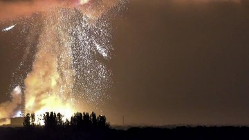 FOTO: Roket New Glenn Meledak, Mimpi Bulan Amazon Ikut Terbakar