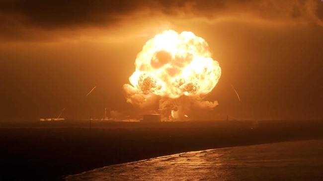 Roket New Glenn milik Blue Origin meledak saat uji coba pembakaran mesin di Cape Canaveral, Florida, Kamis malam, 28 Mei 2026.