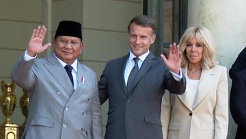 Momen Prabowo Bertemu Macron di Istana Elysee Paris
