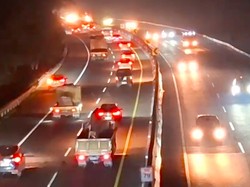 Video: Libur Panjang, Tol Cipularang Arah Bandung Padat Kendaraan