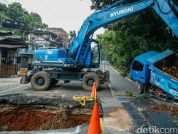 Gorong-gorong Picu Jalan Amblas di Lenteng Agung Bakal Ditutup Pakai Besi