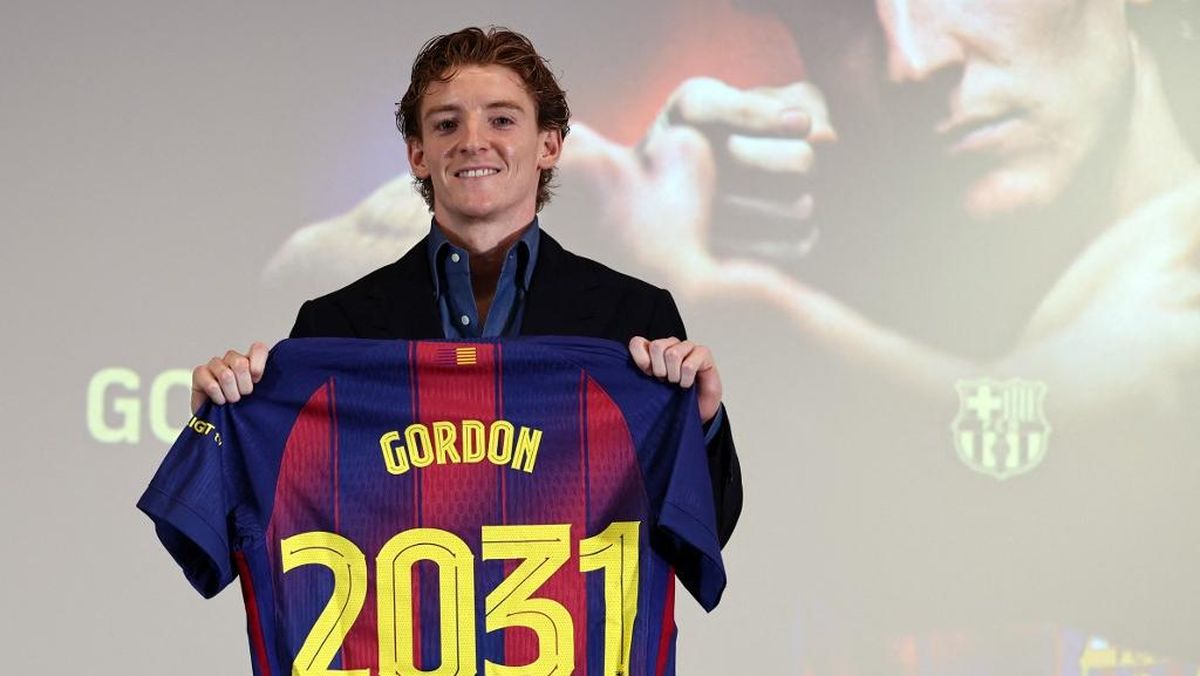 Barcelona Resmi Kontrak Winger Inggris Anthony Gordon