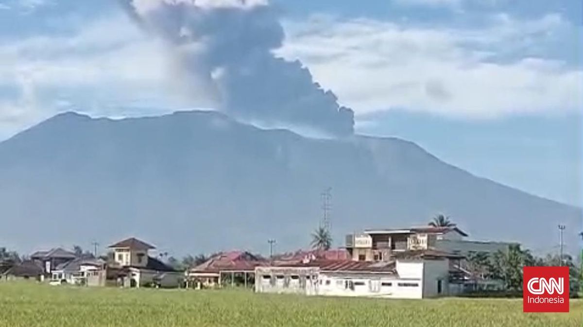 Gunung Marapi Erupsi Sabtu Pagi, Semburkan Abu 2.000 Meter