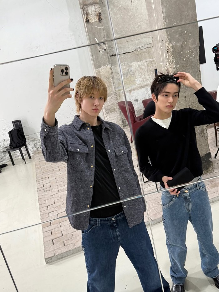 Sejak debut pada 18 Agustus 2025 dengan EP perdana, &lsquo;COLOR OUTSIDE THE LINES&rsquo;, CORTIS tidak pernah diam dan selalu menghadirkan gebrakan baru. Kali ini, fans dikejutkan dengan kehadiran dua anggotanya di event CHANEL. / Foto: instagram.com/cortis