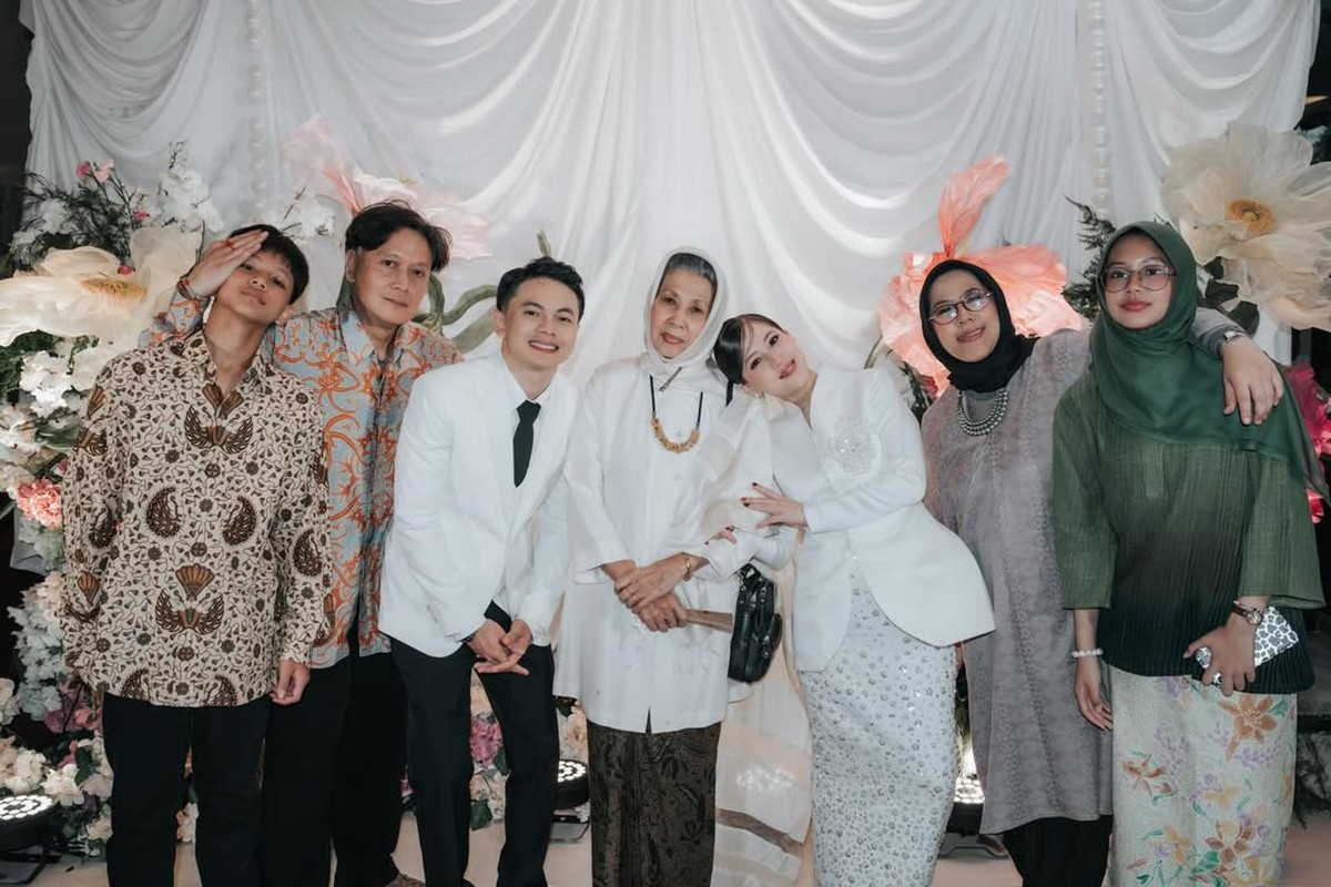 Adhisty Zara menikah dengan Tsaqib