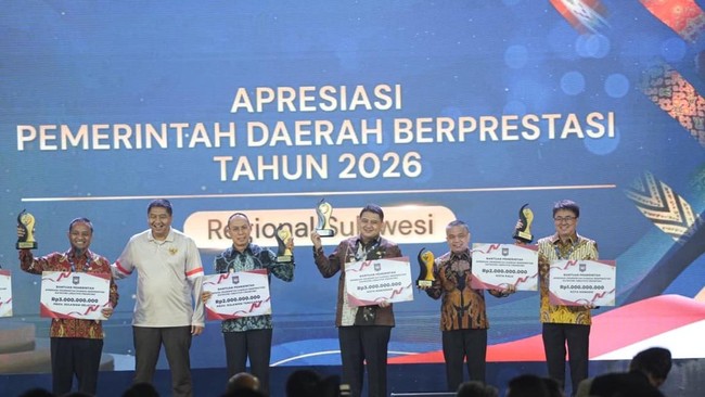 Kota Makassar Raih Terbaik I Creative Financing dari Kemendagri