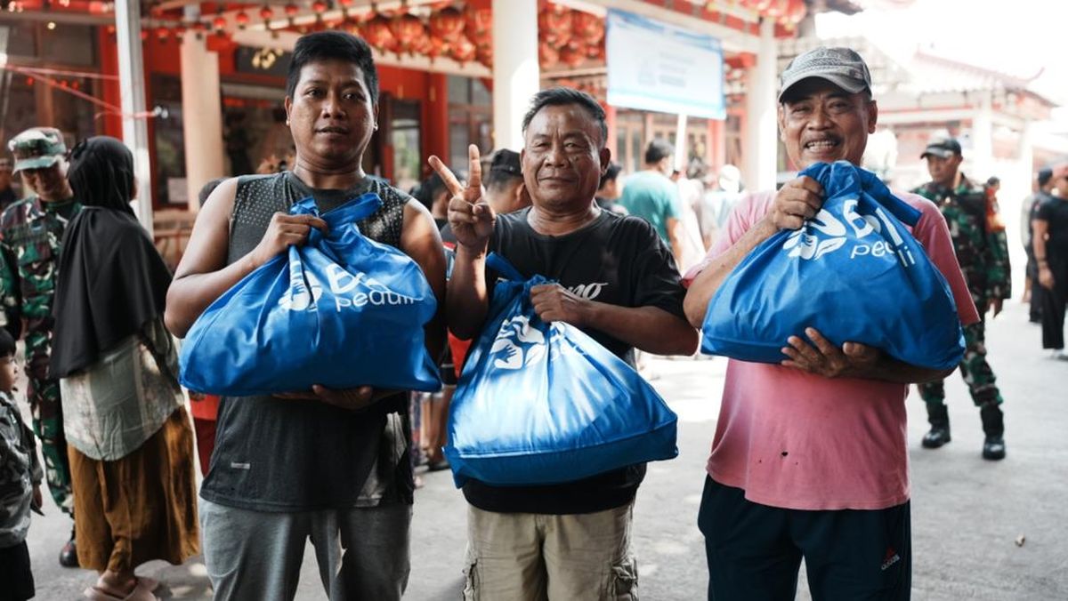 BRI Salurkan 1.000 Paket Sembako di Hari Raya Waisak 2026