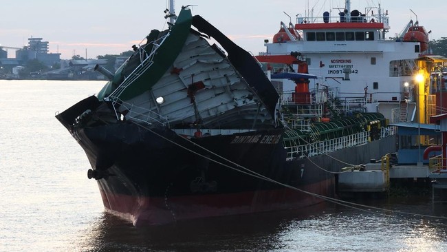 ledakan di dermaga Integrated Terminal Pontianak PT Pertamina Patra Niaga