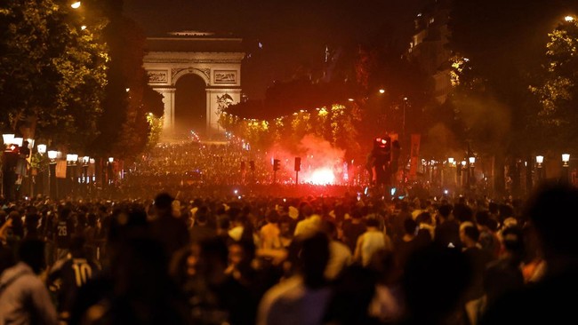 Kerusuhan Pecah di Paris Usai PSG Juara Liga Champions