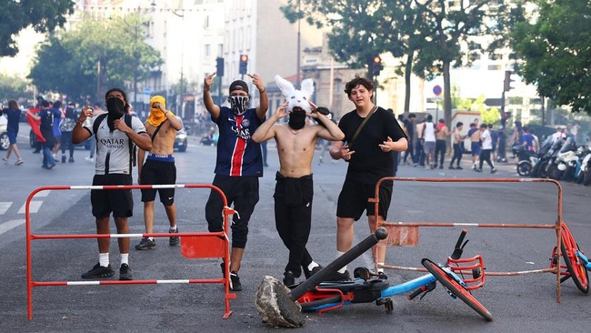 Kerusuhan Pecah di Paris Usai PSG Juara Liga Champions