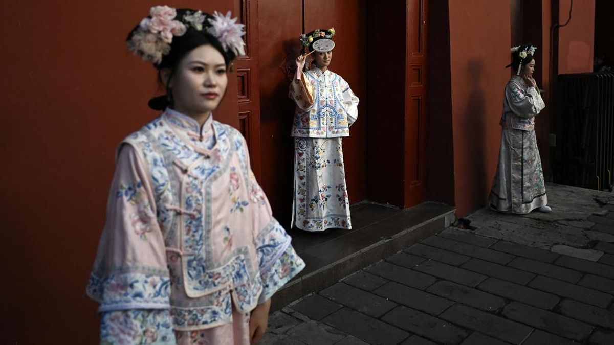 Ramai Turis Pakai Busana Tradisional China Imbas Popularitas Dracin
