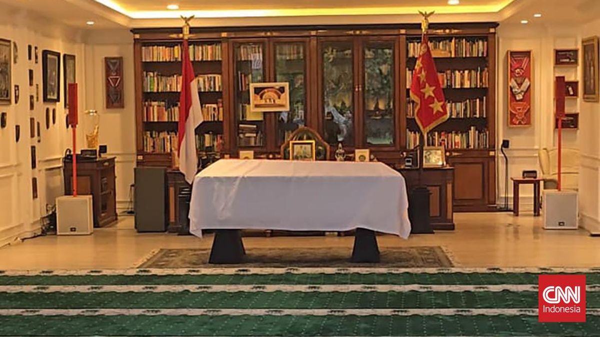 Jenazah Ryamizard Ryacudu Tiba di Rumah Duka, Peti Dibalut Merah Putih