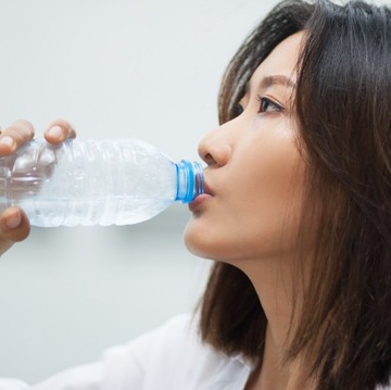 4 Kebiasaan Orang Indonesia yang Diam-diam Bikin Boros Plastik
