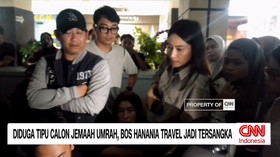 Sebanyak 128 calon jemaah umrah di Jakarta diduga menjadi korban penipuan yang dilakukan Hanania Travel dengan total kerugian mencapai sekitar Rp12,14 miliar.
Polisi telah menetapkan pemilik Hanania Travel sebagai tersangka dalam kasus dugaan penipu