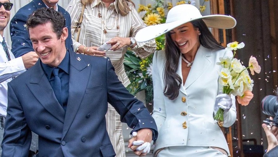 Dua Lipa dan Callum Turner Resmi Menikah