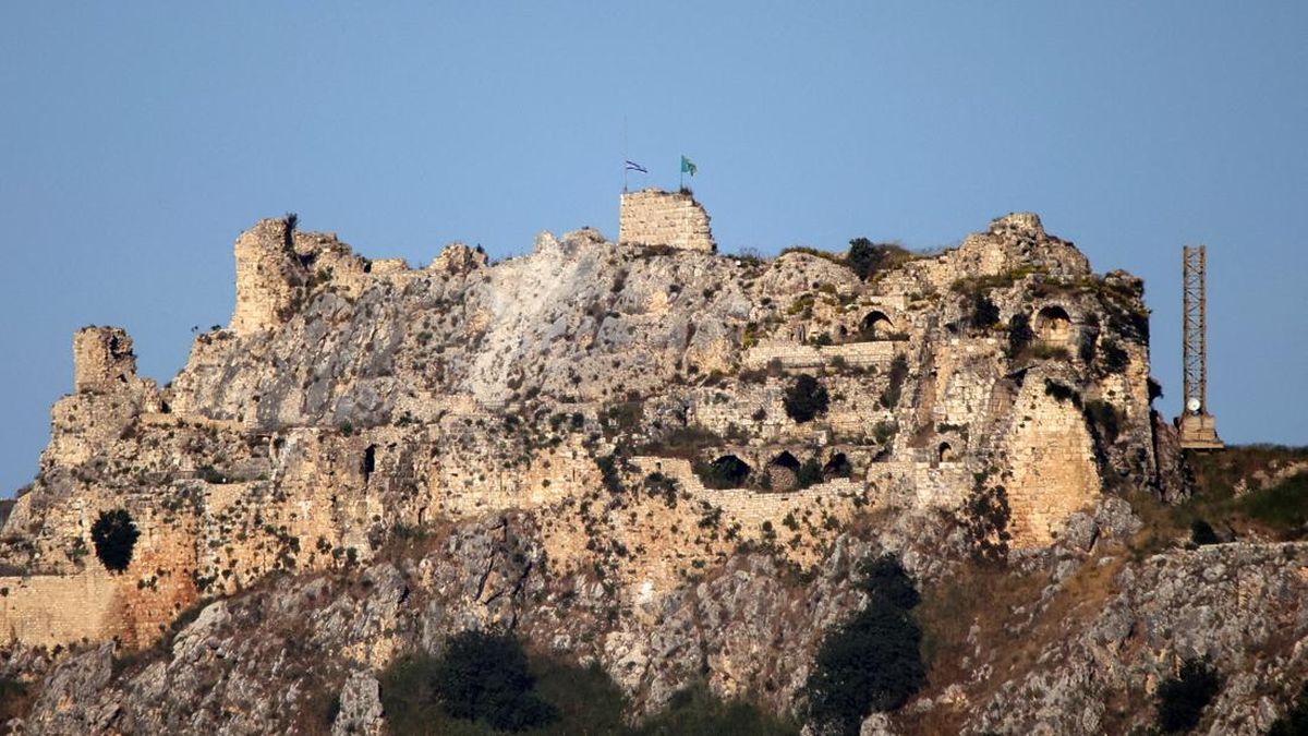 Prancis Didesak Kirim Kapal Induk Bela Lebanon dari Invasi Israel