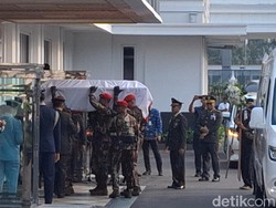 Jenazah Ryamizard Ryacudu Tiba di Kantor Kemhan untuk Upacara Persemayaman