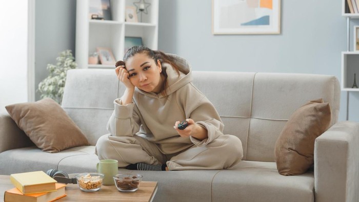 5 Kebiasaan Sehari-hari yang Diam-Diam Bikin Kamu Terlihat Lebih Tua